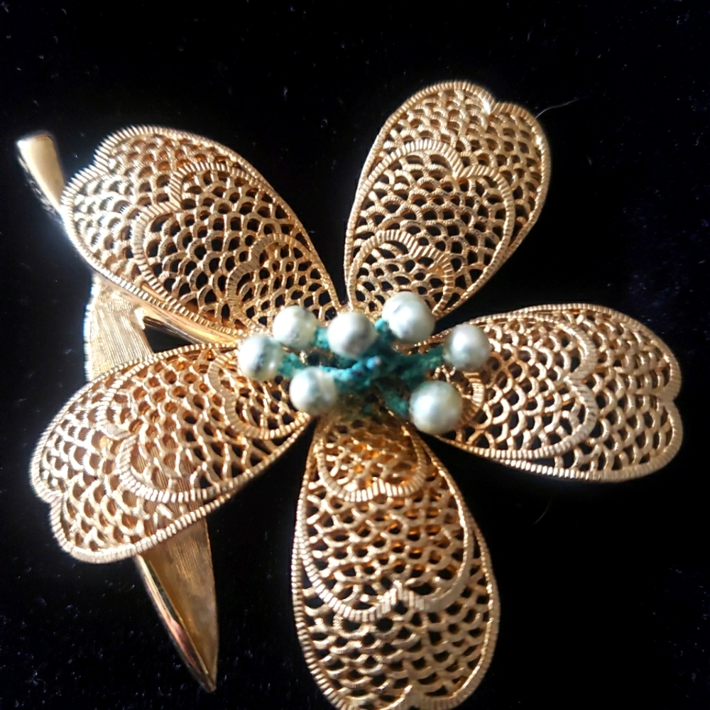 Vintage floral broach